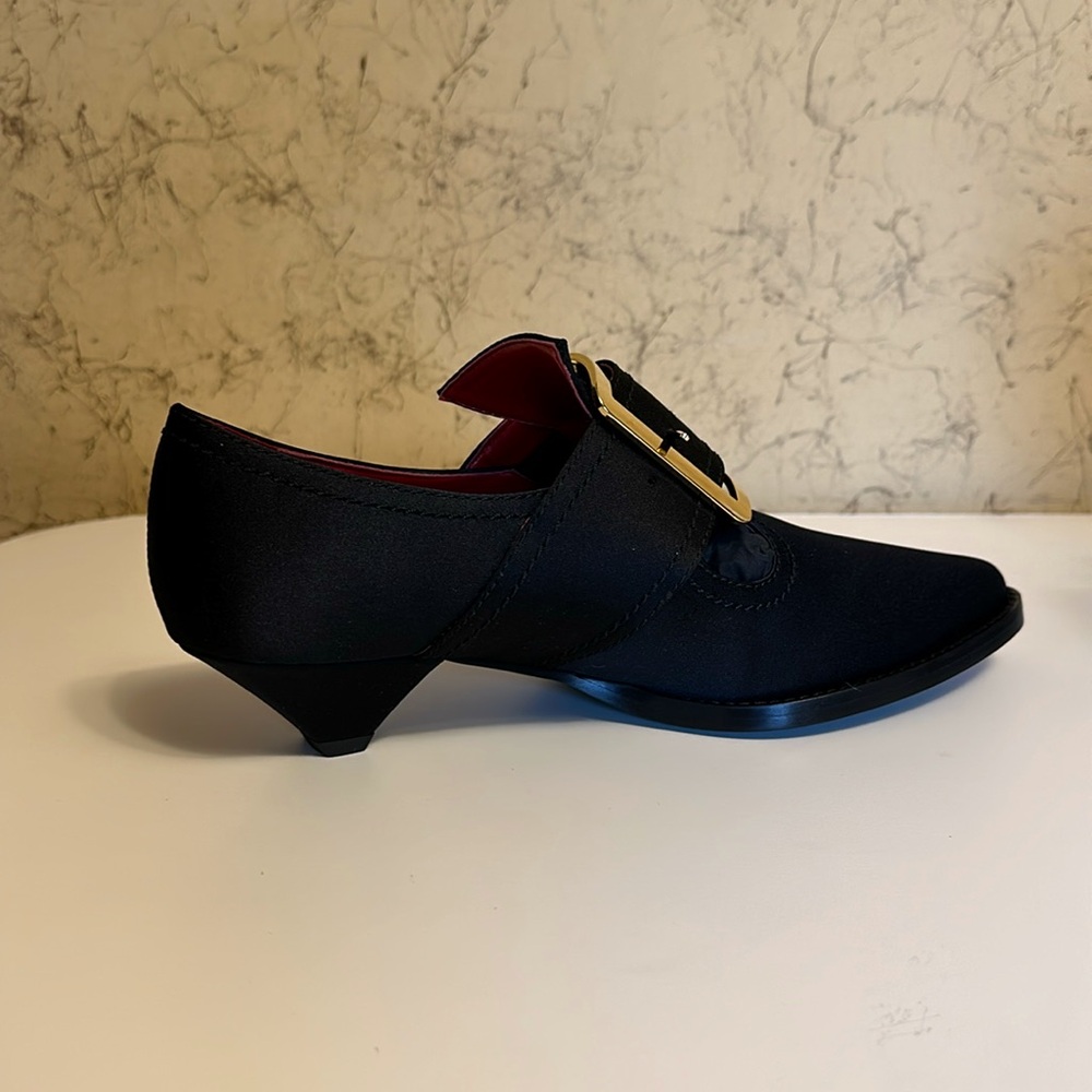 Von D Shoes Black Coven Gold Buckle Kitten Heel Size 8